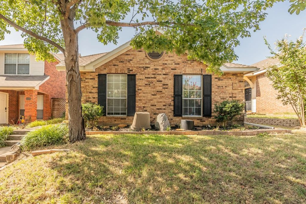 1322 Overlook Drive, Lewisville