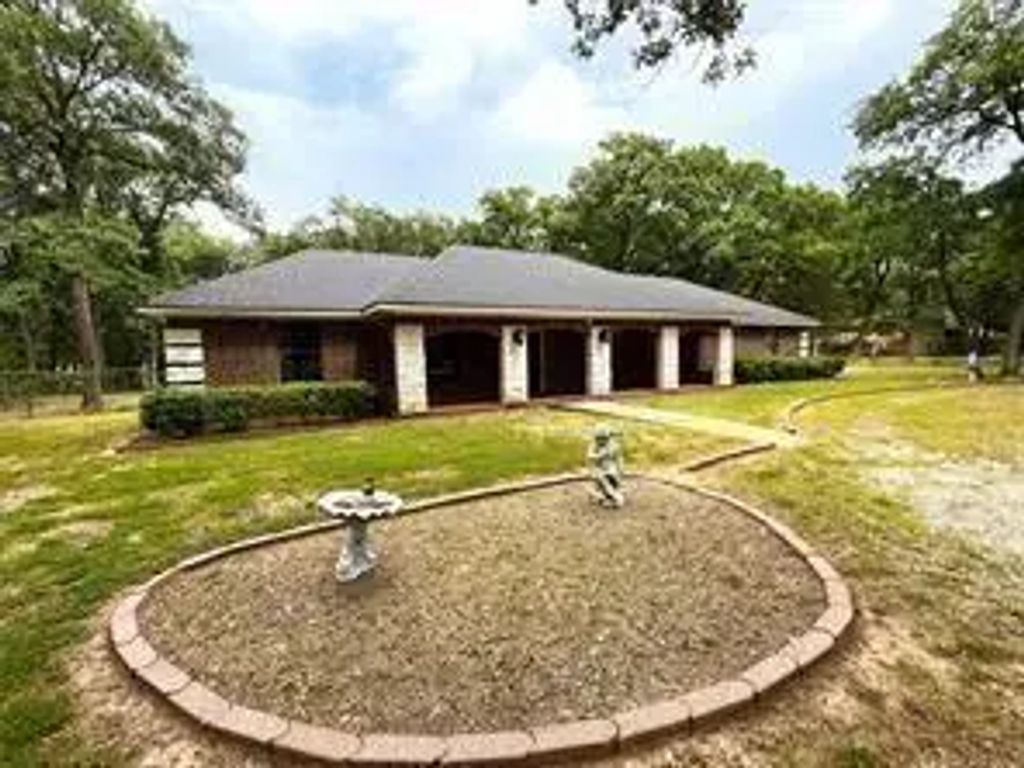 9644 Deer Park, Quinlan
