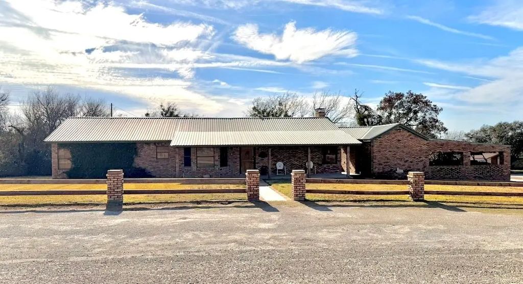 5 W Hwy 84, Goldthwaite