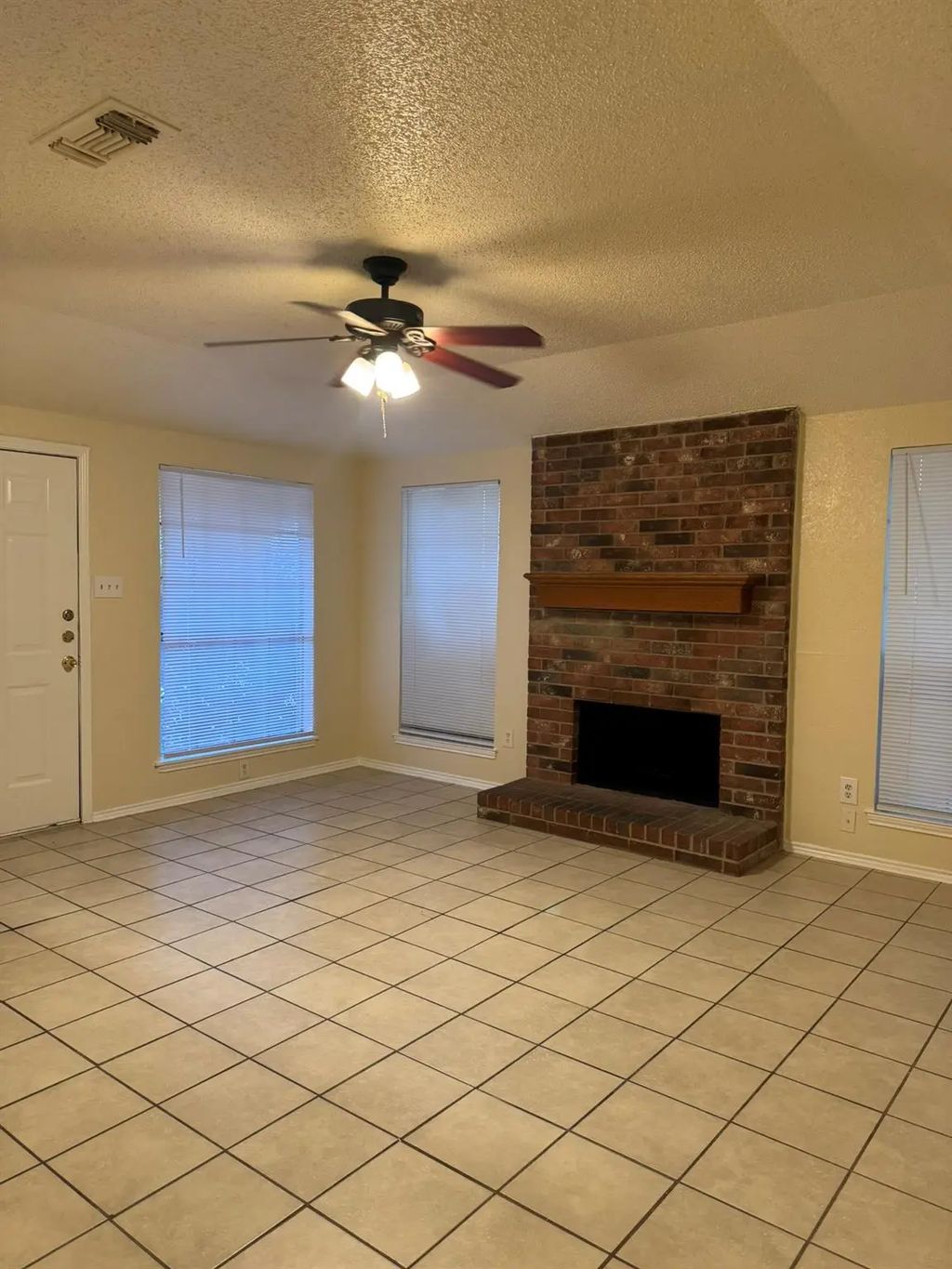 4516 Halyard Court 4516-4520, Fort Worth