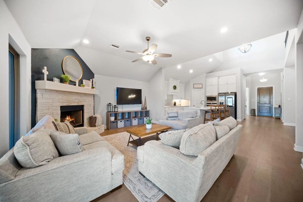 225 Lariat Trail, Waxahachie