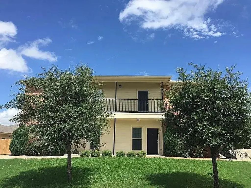 2208 Breezy Drive 2214, Waco