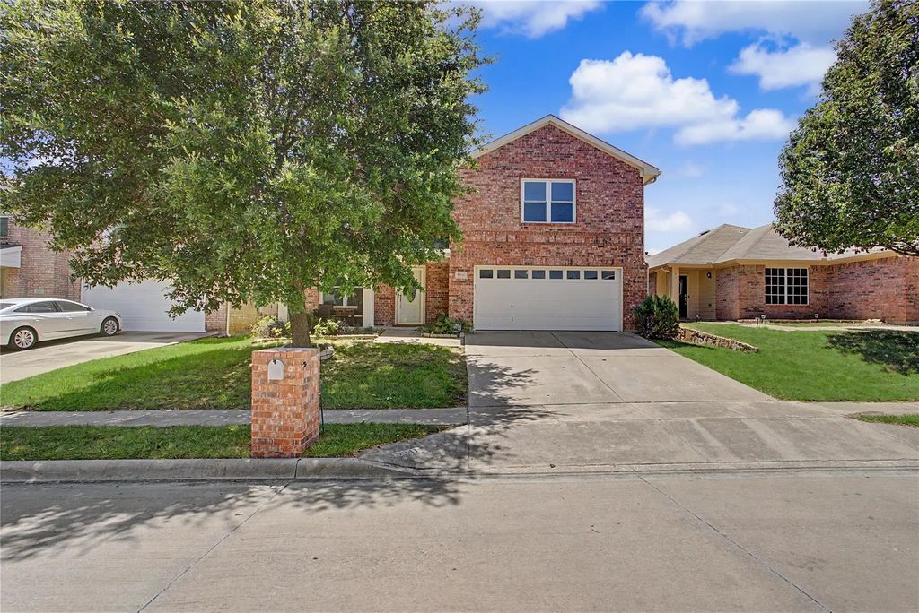 9941 Sparrow Hawk Lane, Fort Worth