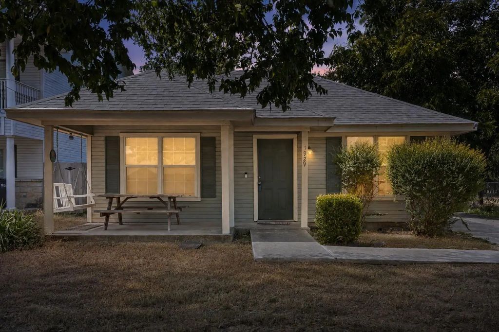 1929 S 14th Street, Waco