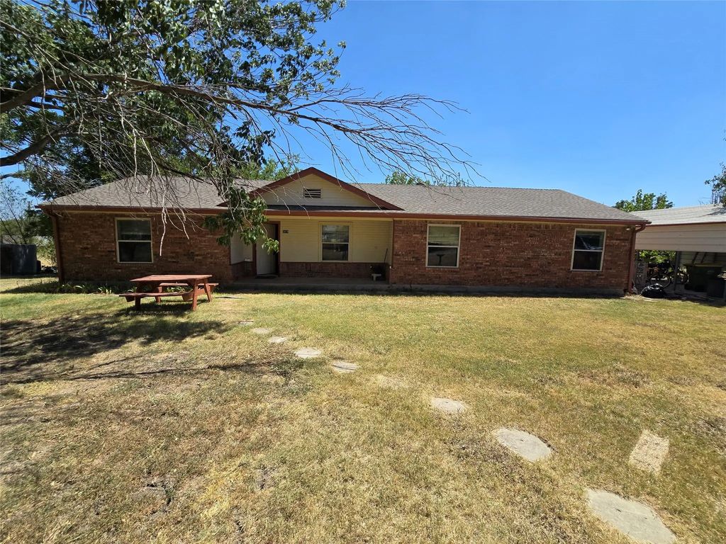 6474 Bear Run Drive, Sanger