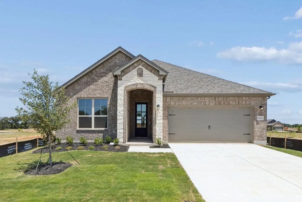 813 Alderwood Drive, Red Oak