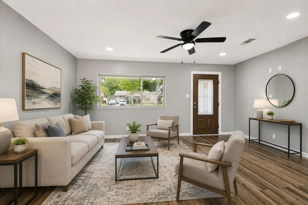737 Cranbrook Lane, Grand Prairie