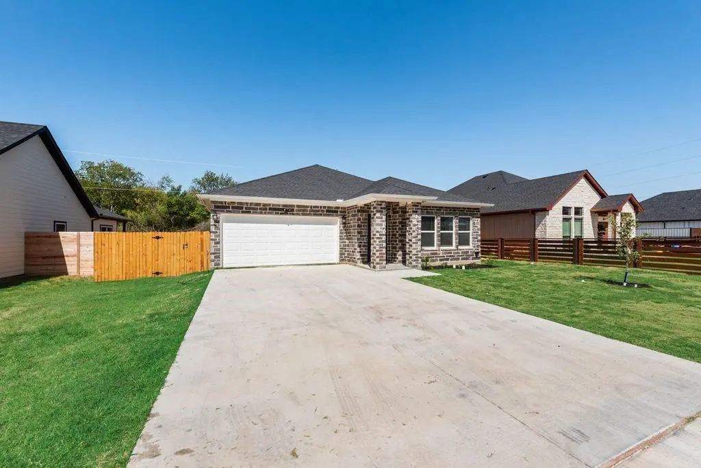 2512 Sheraton Drive, Fort Worth