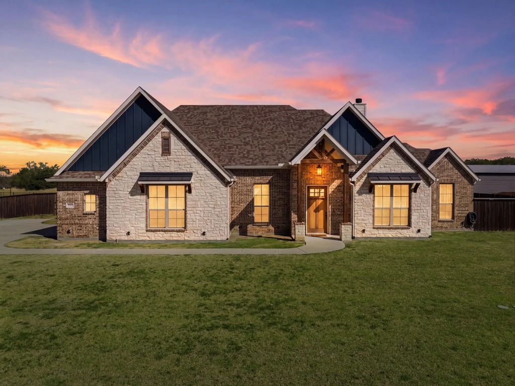 6450 Eyrie Bend, Waxahachie