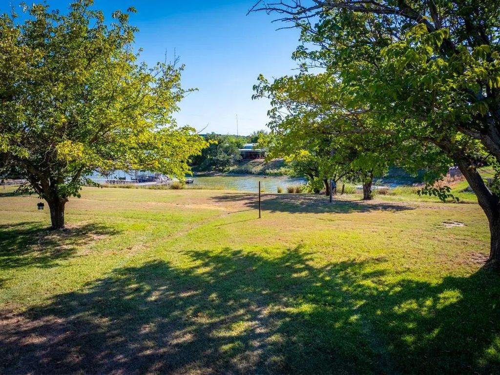 8983 County Road 299, Possum Kingdom Lake