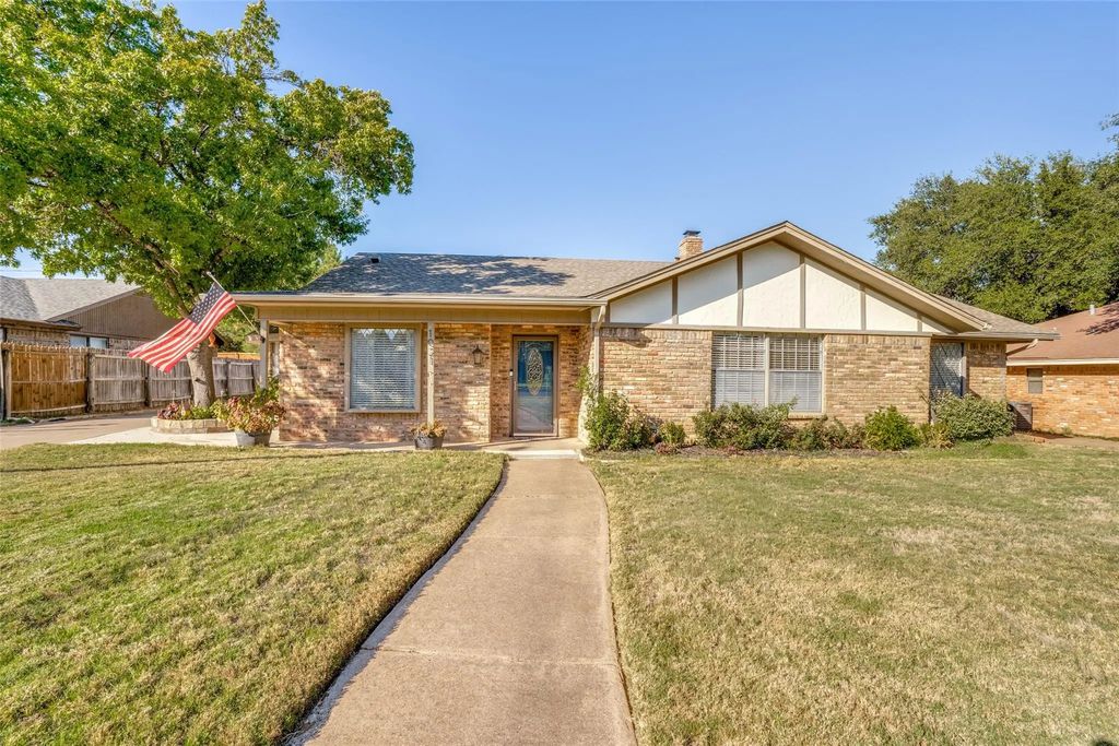 1021 Auburn Drive, Arlington