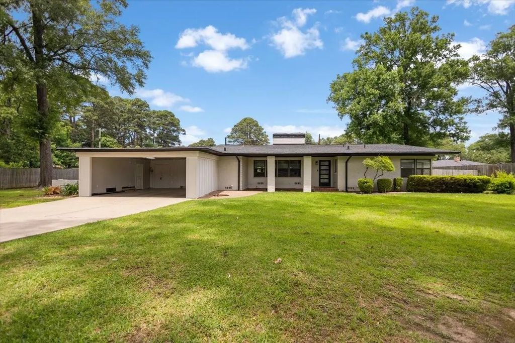 1007 Lincoln Drive, Longview