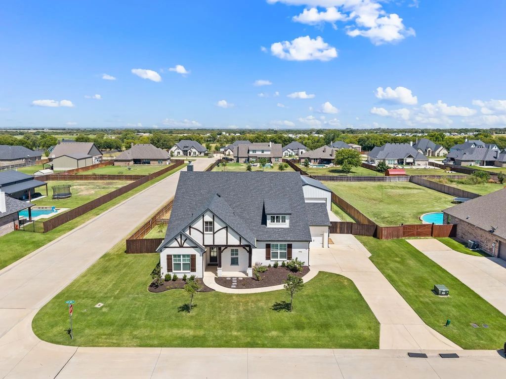 8908 Lazy Oak Drive, Justin