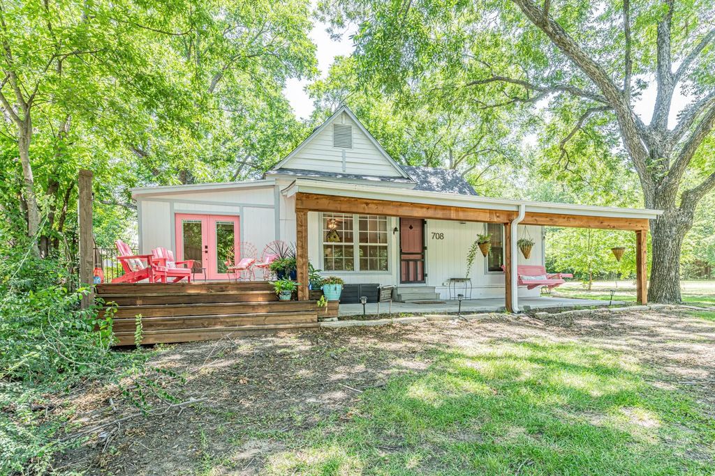 708 Lakeshore Drive, Little Elm
