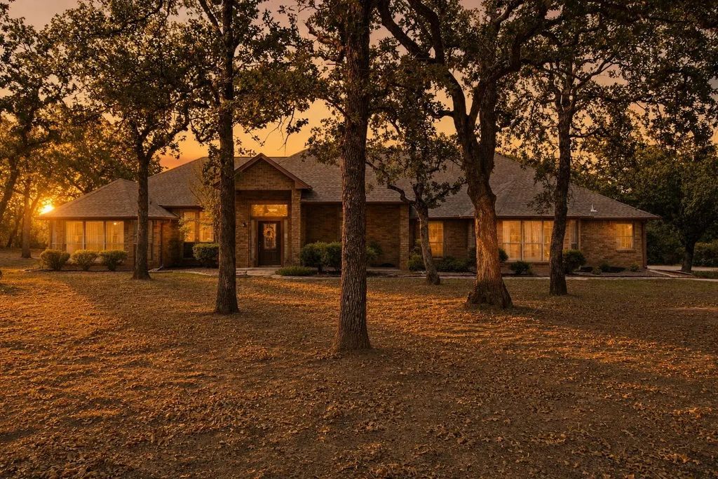 834 Cougar Road, Lipan