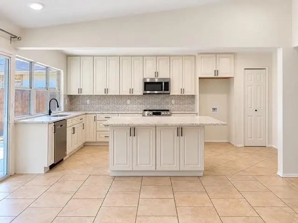 5220 Sherman Drive, The Colony