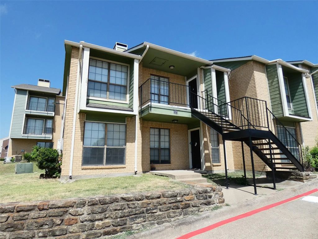 5805 Lake Hubbard Parkway 202, Garland