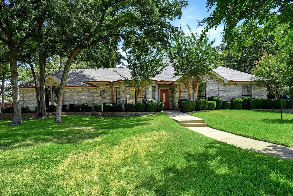 1409 Spars Court, Azle