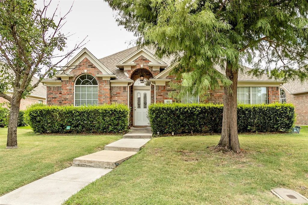 206 Meredith Court, Irving