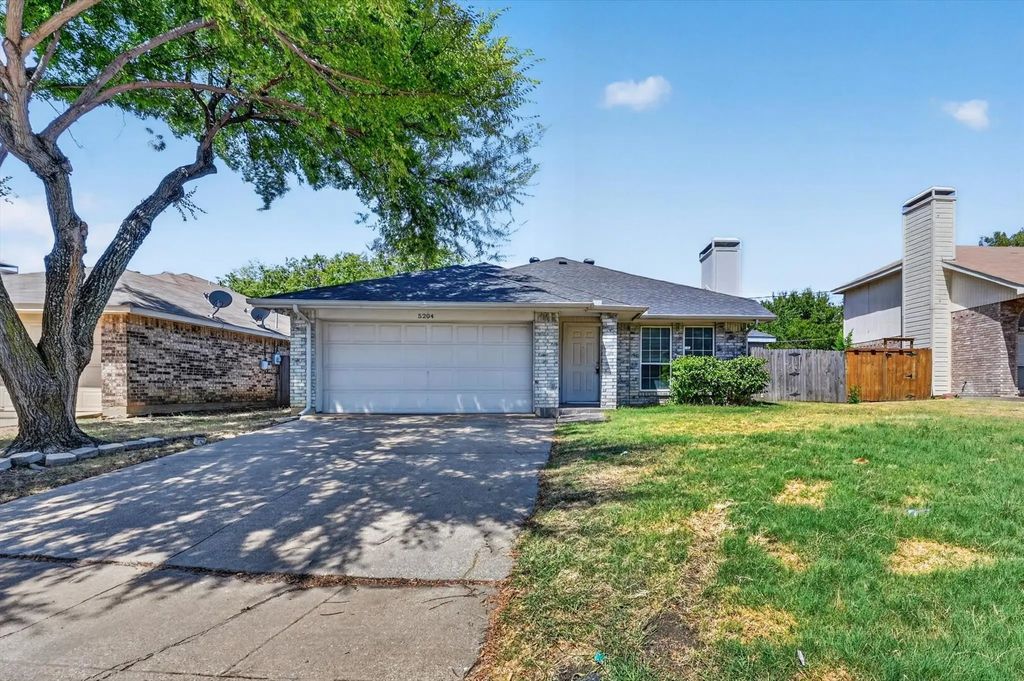 5204 Cornvalley Drive, Arlington