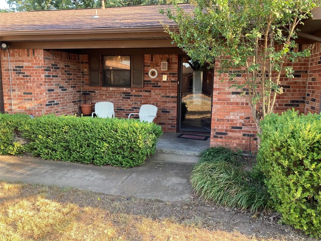 1003 Cactus Street, Mineral Wells