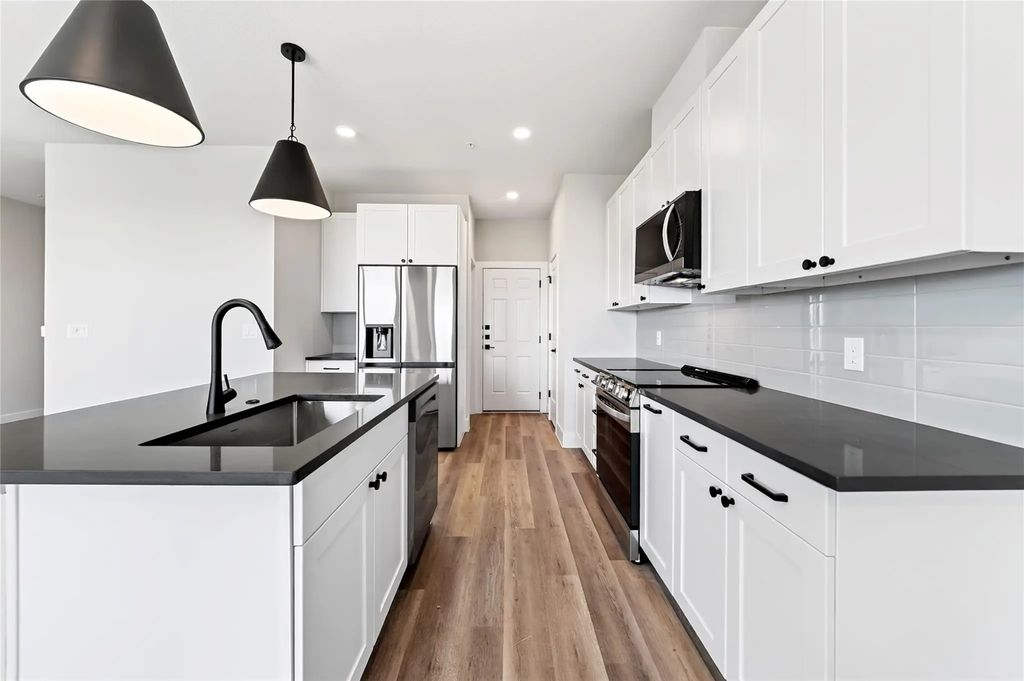 205 Melody Lane, Melissa