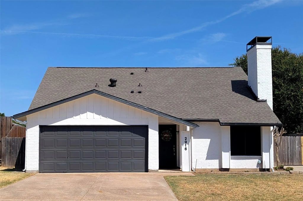 2916 Woodbridge Drive, Bedford