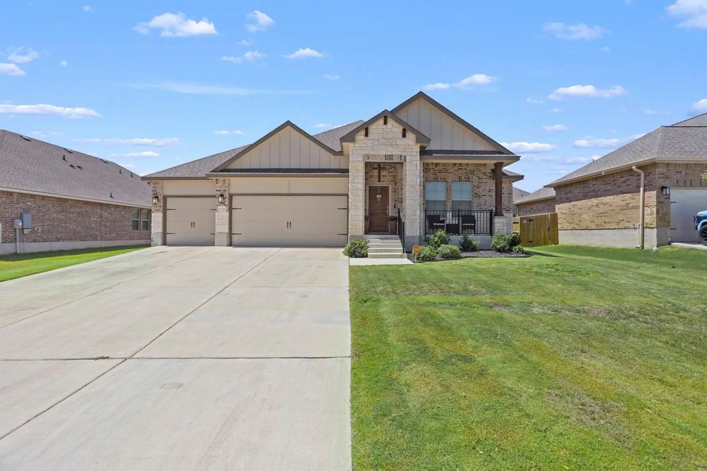 5724 St Charles Drive, Belton