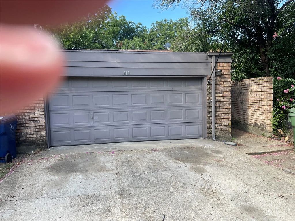 810 Clarissa Place, Garland