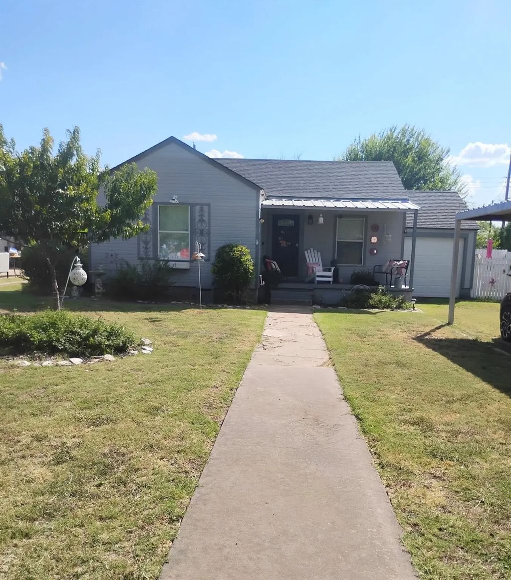 605 N 3rd Street, Ballinger