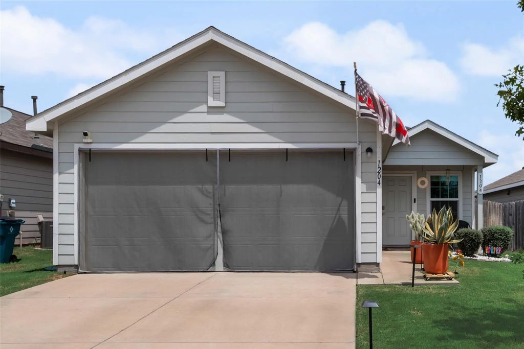 1204 Fairford Road, Crandall