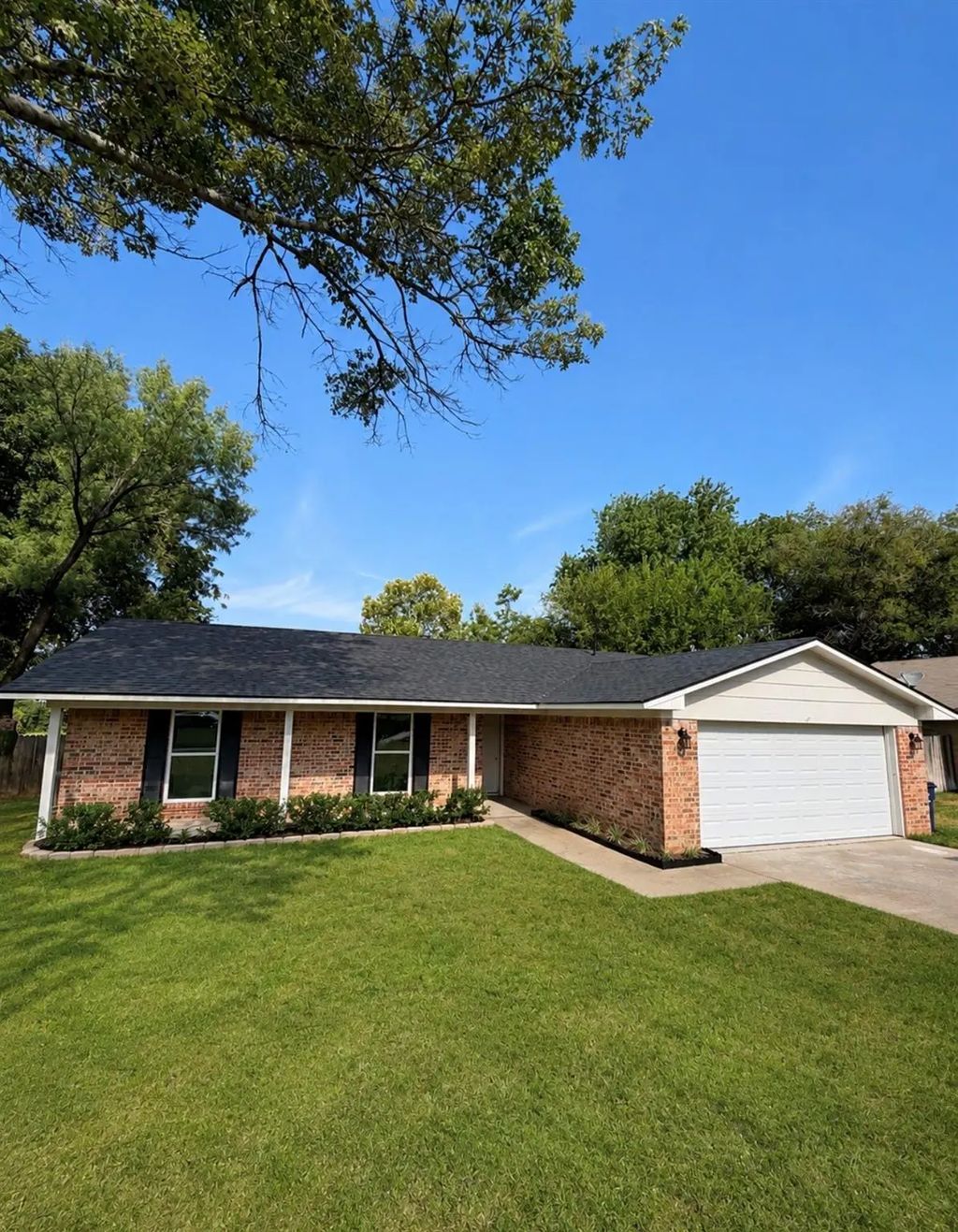102 S Sendero Drive, Decatur