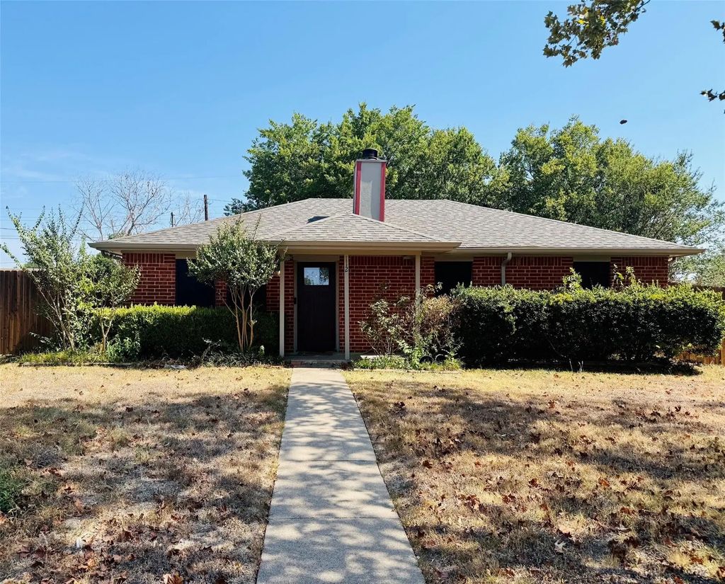 112 Lawndale Drive, Waxahachie