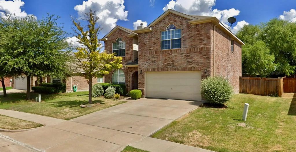 3231 Yeltes, Grand Prairie