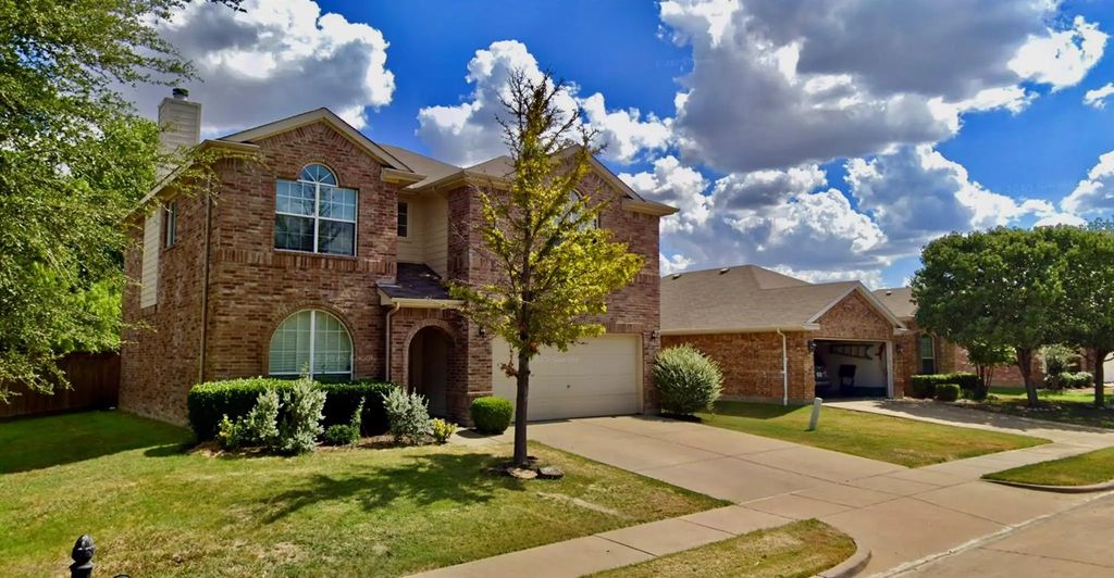3231 Yeltes, Grand Prairie