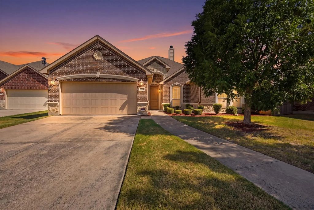 2333 Los Olivos Lane, Fort Worth