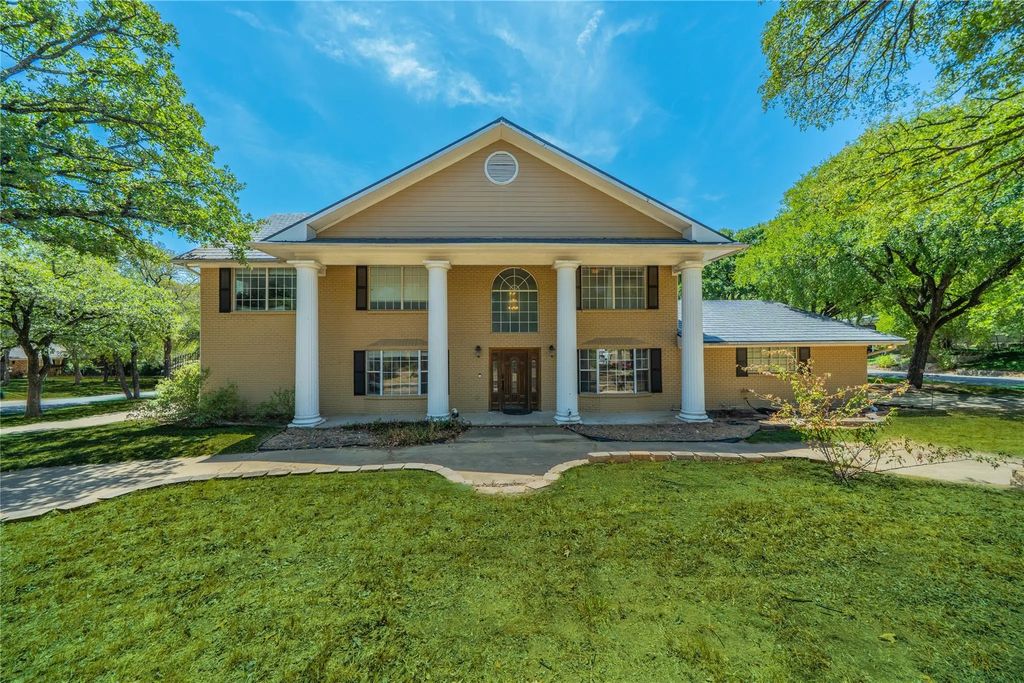 1202 Driftwood Drive, Euless
