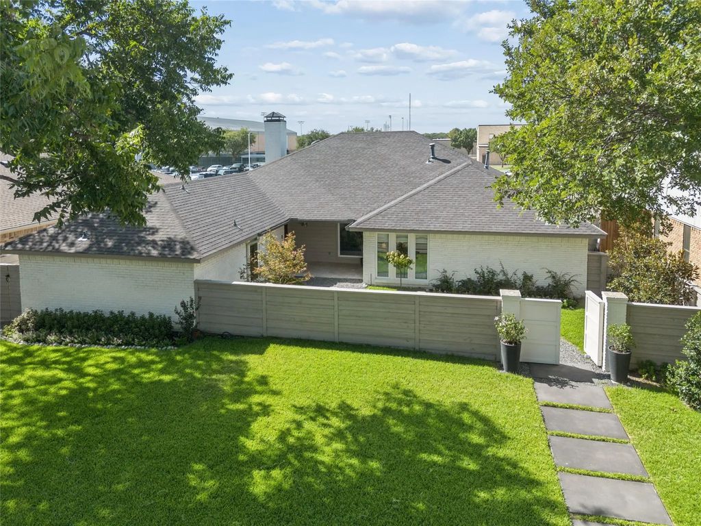 1321 Chesterton Drive, Richardson