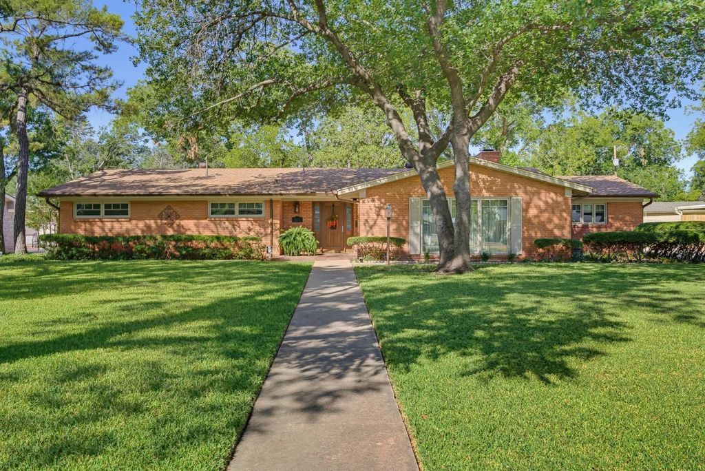 1526 Elmwood Drive, Abilene