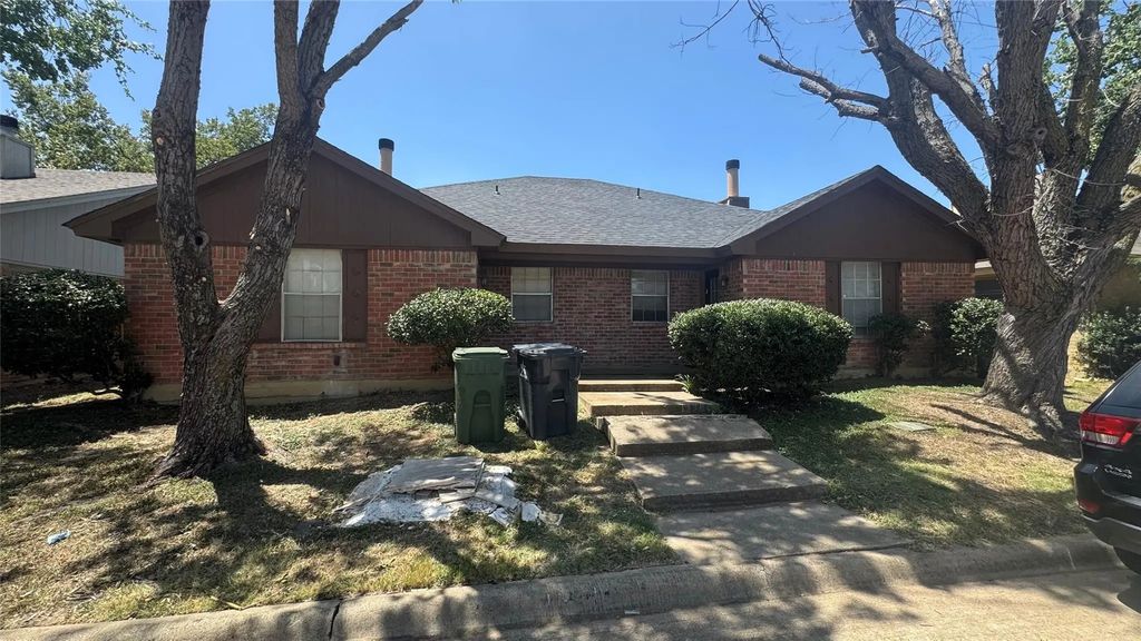 1036 Enfilar Lane, Arlington
