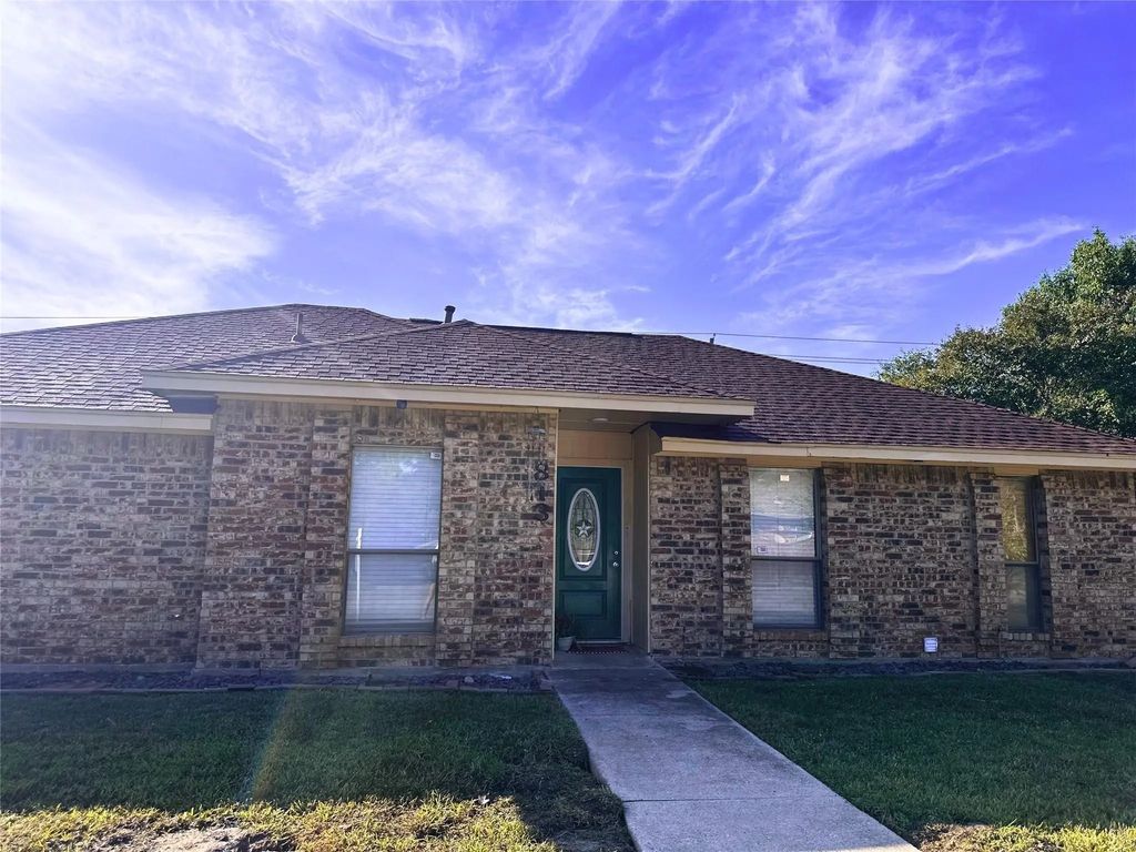 813 Leslie Lane, Coppell