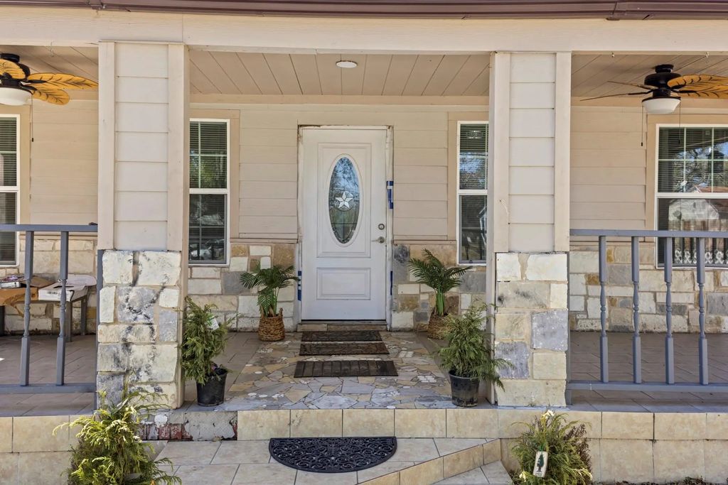 811 Ward Street, Marlin