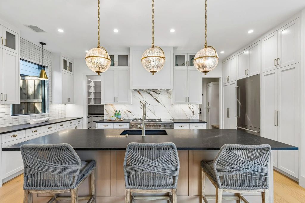 7403 Robin Road, Dallas