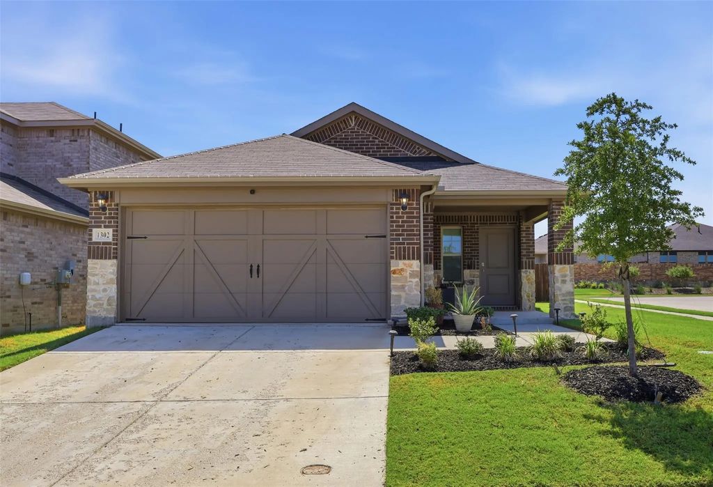 1302 Olivewood Place, Crandall
