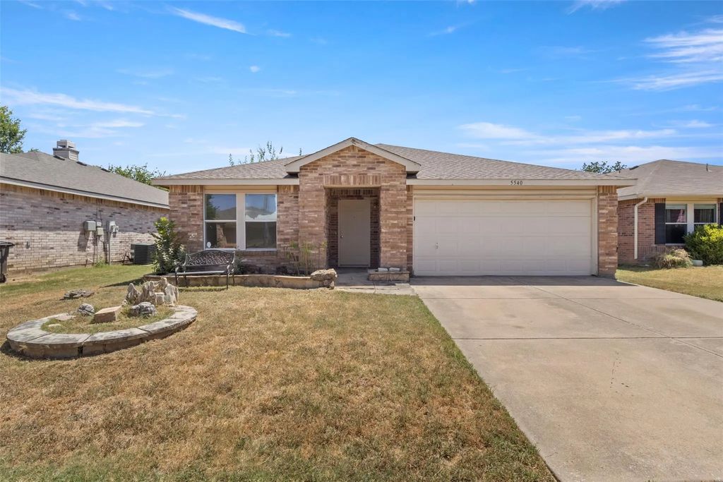 5540 Camarillo Drive, Fort Worth