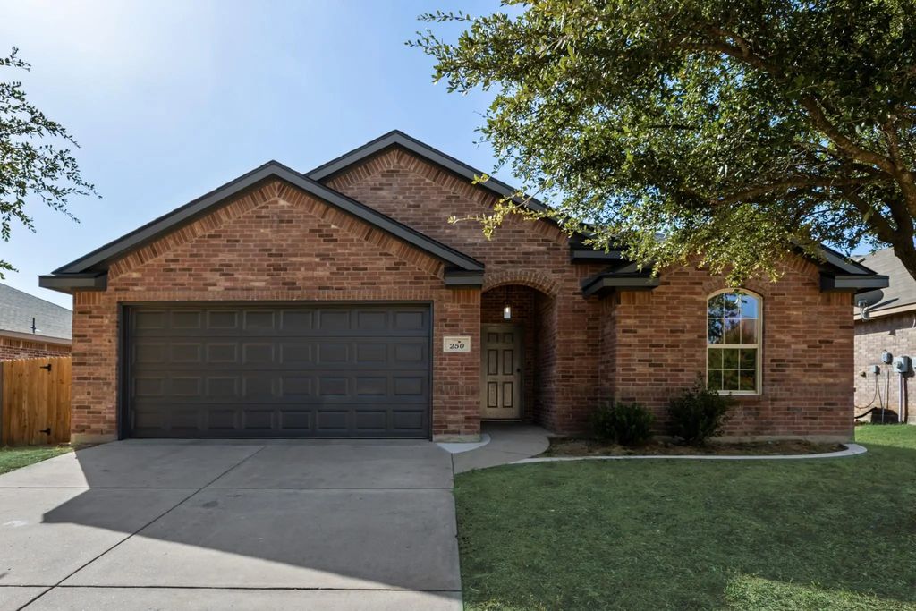 250 Kennedy Drive, Crowley