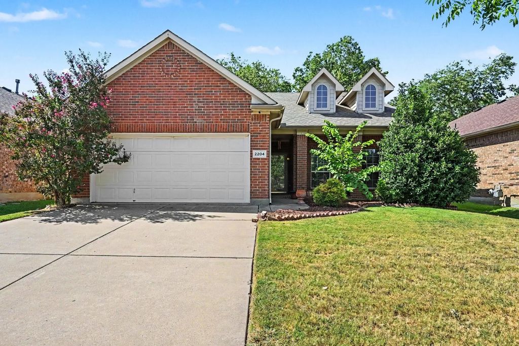2204 Priscella Drive, Fort Worth