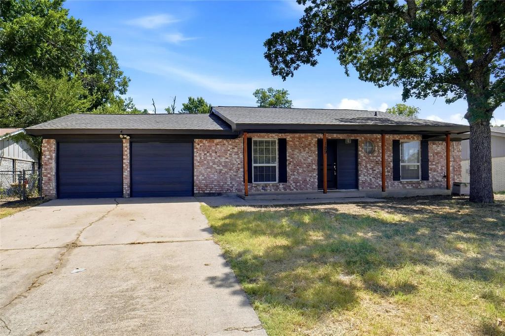 129 Mountain View Drive, Azle