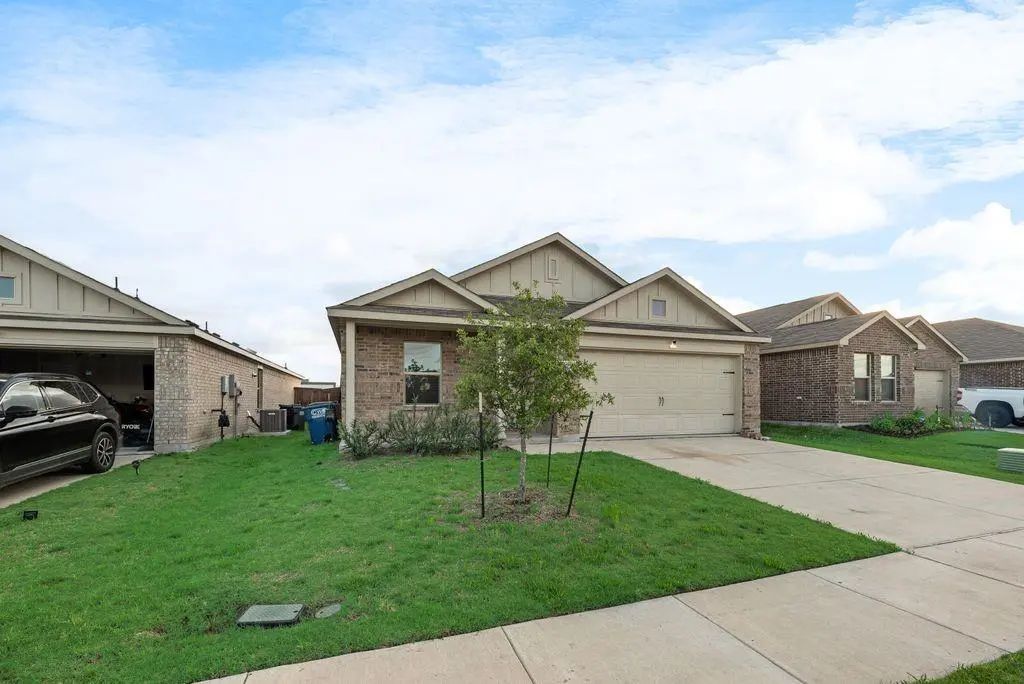 1012 Barkers Pond Avenue, Forney