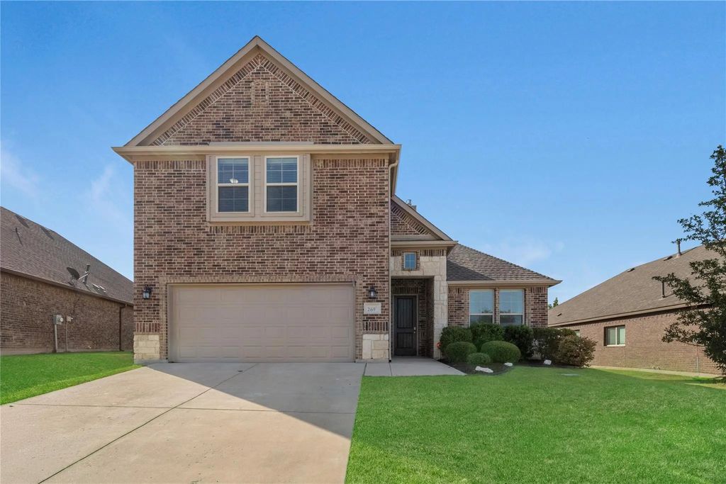 269 Flower Ridge Drive, Fort Worth
